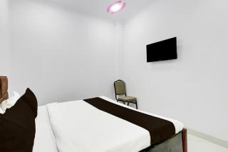 Hotel The Arrow Near Paschim Vihar - New Delhi - 8