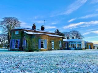 Spacious 3-Bed Manor & Jacuzzi & BBQ Cabin - Maybole - 8