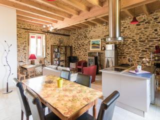 Farmhouse in Saint-Priest with Pool & Terrace - Saint-Priest-les-Fougères - 9