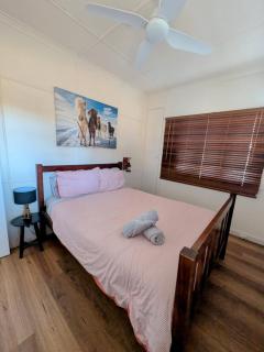 3 bed cottage nestled at centre of 21 acres in Blackbutt - 3
