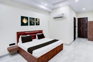 Hotel O H S Palace - - 5