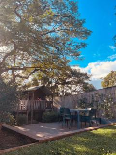 Cozy 4BR Cottage Close to Schools & Shops&Lookout - Brisbane - 3