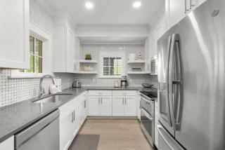 Molly's Beach Haven - 1