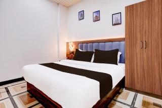 Hotel Ananta Near Andheri Station - Mumbai - 9