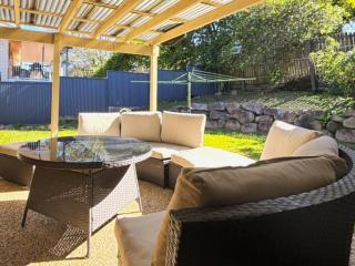 Charming Villa Walk to Mall, Quick City Access, Golf & Sports Nearby - Jindalee - 2