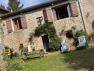 Gîte chaleureux avec cheminée, jardin et four à pain, idéal pour des vacances paisibles en nature - FR-1-496-57 - Marlhes - 8