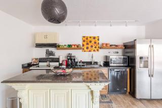 Uptown Sedona Haven with Red Rock Views and Pet Friendly Courtyard - 9