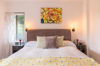 Uptown Sedona Haven with Red Rock Views and Pet Friendly Courtyard - 8