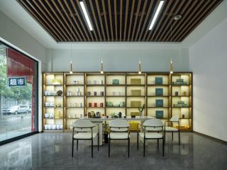 Zhangjiajie Wulingyuan Integrity Hotel - 800m to Forest Park East Gate,next to the Bus Stn, Free Pool & English Butler&Self-service laundry facility&luggage storage - 3