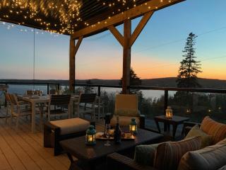 Whitecaps Summit Beach House - 0