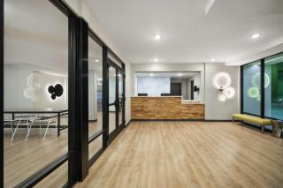 ECHO Suites Extended Stay by Wyndham Sterling - Sterling - 8