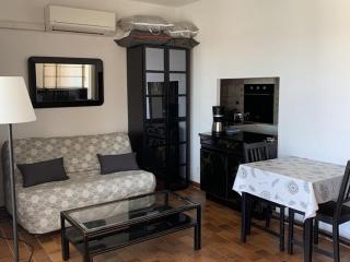 Hyères: Appartement Climatisé avec Parking, Loggia Meublée - FR-1-335-208 - Hyères - 9