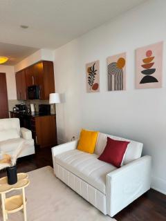 Modern 1BR Condo-Free Parking - 3