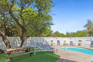 1009 Lands End2 DogsFoosballFireplaceTennis - Corolla - 5