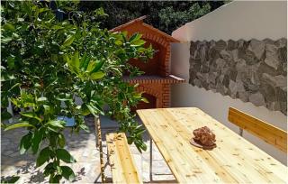 Pet Friendly Apartment In Sibenik With Wifi - 1