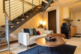 Luxury Cozy Stylish Loft in Makati - 9