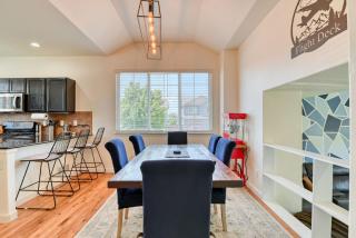 FlightDeck HotTub Fireplace NearAirport FamilyHome - 3