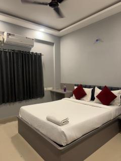 Smart Hotels - Lingampalli - 6