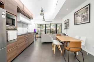 21P Terrific 9 mins walk to Darling Harbour -4BR House - Sydney - 8