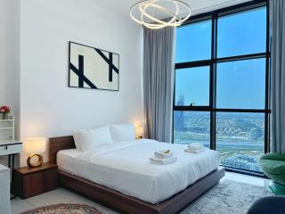 Modern Studio with Stunning City Views - 6