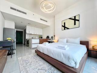 Modern Studio with Stunning City Views - 9