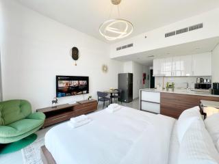 Modern Studio with Stunning City Views - 5