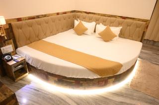 Hotel Kashi Crown - 4