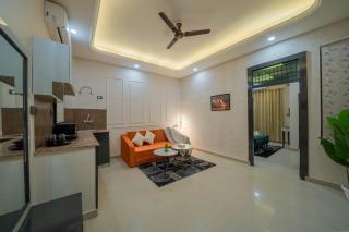 Aalaya Suites By Perfect Stayz - 2