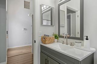 Chic & Cozy Hideaway - 6