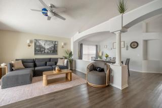 Chic & Cozy Hideaway - 9