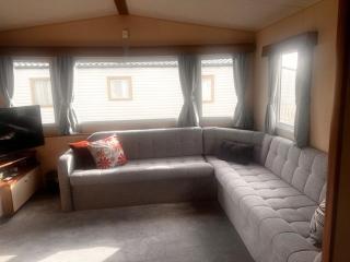 Your Happy Place - 8 Berth Caravan 5 minutes from lovely sandy beach - Heacham - 3