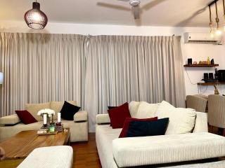 Luxurious Fully Furnished Apartment for Rent at 2000 Plaza, Colombo - 4
