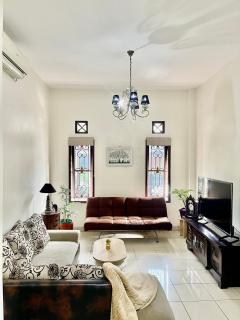 Ndalem Suryo Guesthouse - Yogyakarta - 2