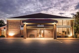 Super 8 by Wyndham Watertown WI - 5