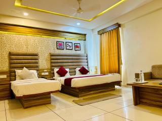 Hotel Royal Fort - Gandhinagar - 1
