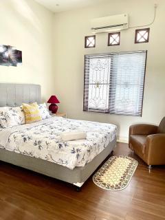 Ndalem Suryo Guesthouse - Yogyakarta - 3