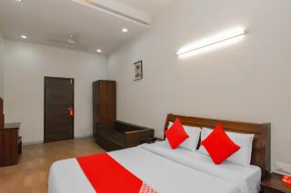 Townhouse Oak Sinhgad Road Crossway Formerly Popular Hotel - Pune - 1