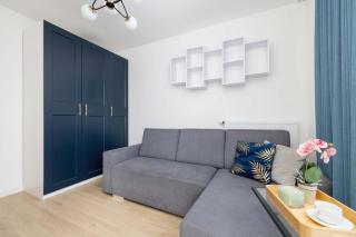 2-Bedroom Apartment with Balcony & Parking in Cracow by Noclegi Renters - Krakow - 0