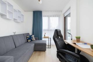 2-Bedroom Apartment with Balcony & Parking in Cracow by Noclegi Renters - Krakow - 5