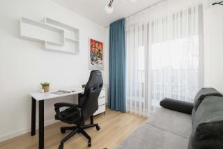 2-Bedroom Apartment with Balcony & Parking in Cracow by Noclegi Renters - Krakow - 7