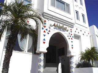 Arabian Art Hotel & Gallery - Onjuku - 0