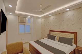 Collection O Spot Light Near Tughlakabad Station Metro Station - 7