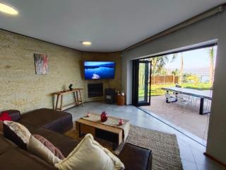 Letamo View - 5 bedroom house - 6