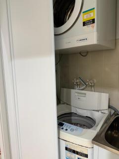 Two bedroom oasis minute from beach - 5