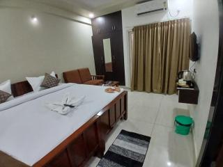 SANTHI COMFORT HOTEL & Homestay - Bangalore - 2