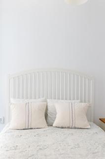 Locart -Cozy Downtown Apartment, near Black Church with Free Wi-fi - 8