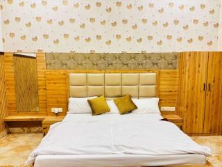 Hotel O Vaikunth Radhika Farm - Govardhan - 2