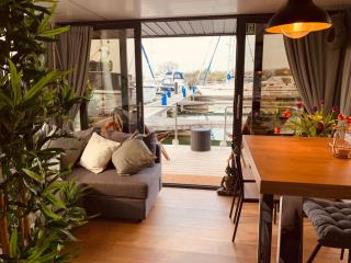 La Petite Foret Houseboat On The Isle Of Wight - 4