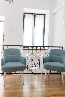 Locart -Cozy Downtown Apartment, near Black Church with Free Wi-fi - 1
