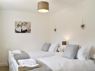 Cherry Cottage - Ukc3990 - 1